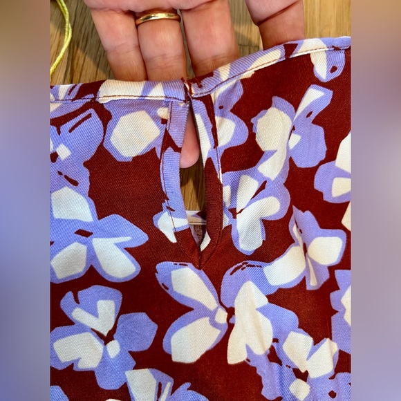 Lavender Floral Midi Dress, NWT, size Large - Picture 4 of 8